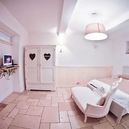 Casa Del Cuore Bed & Breakfast 4*